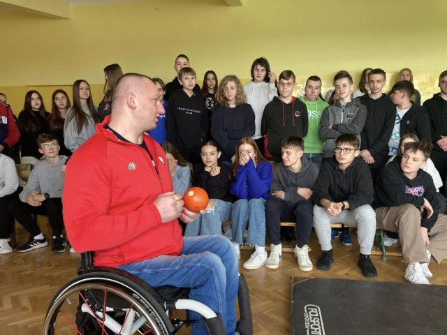 b_1024_768_0_00_images_2022_2023_WF_paraolimpijczycy_339914486_556628906606605_6567520115347624120_n